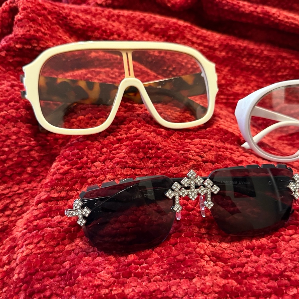 Bundle X4 pair fashion sunglasses - Picture 3 of 3